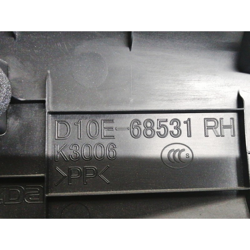 Recambio de guarnecido puerta trasera derecha para mazda cx-3 evolution referencia OEM IAM D10E68531 D24H68520C 