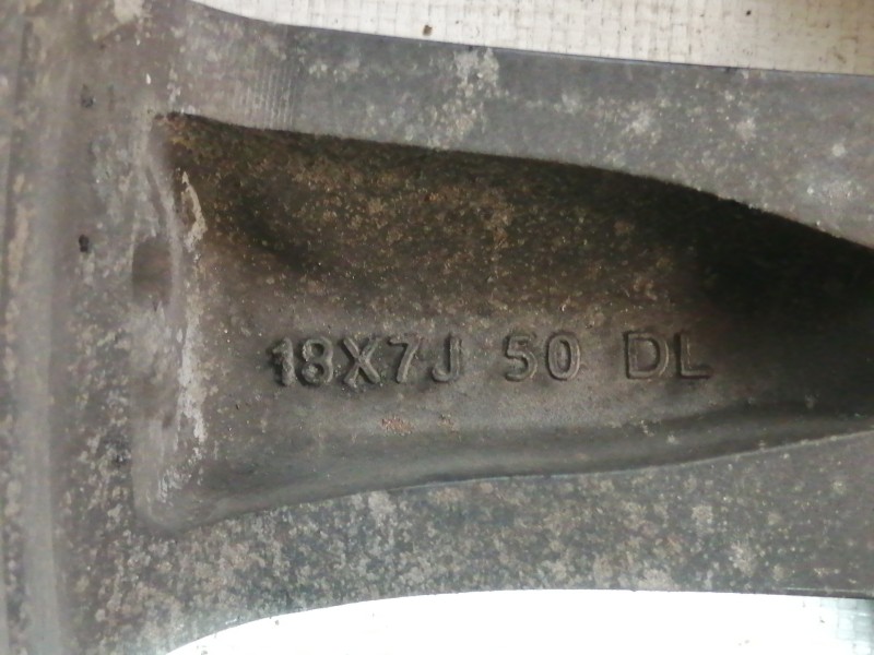 Recambio de llanta para mazda cx-3 evolution referencia OEM IAM 18´´ET50 18X7J 