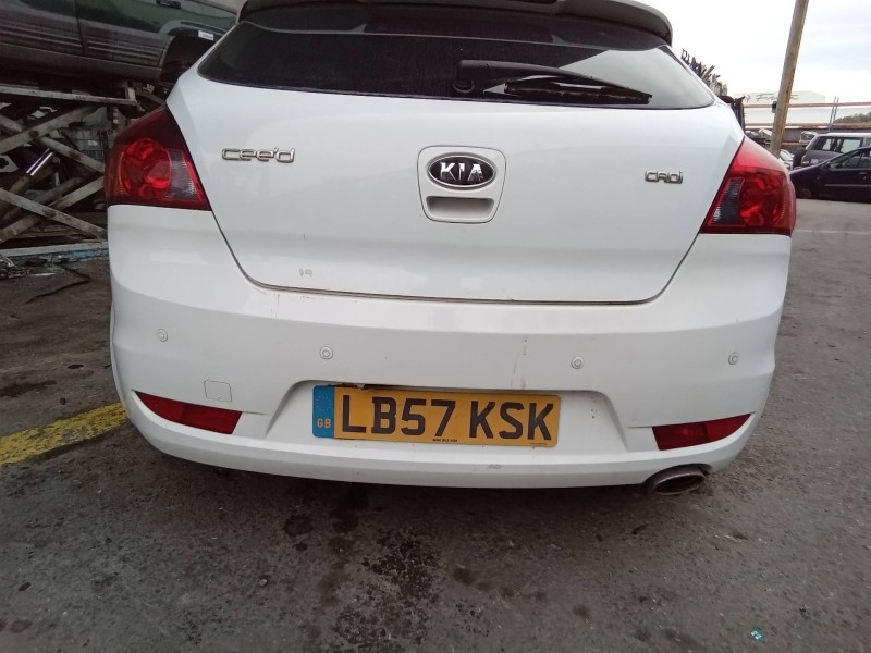 Recambio de paragolpes trasero para kia pro_cee´d emotion referencia OEM IAM   