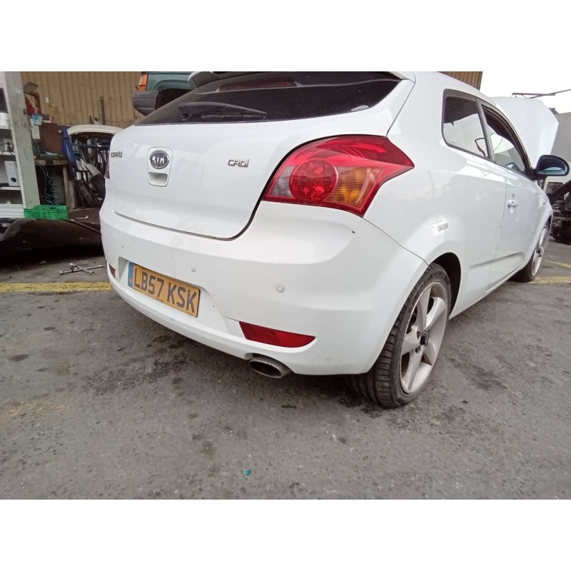 Recambio de paragolpes trasero para kia pro_cee´d emotion referencia OEM IAM   