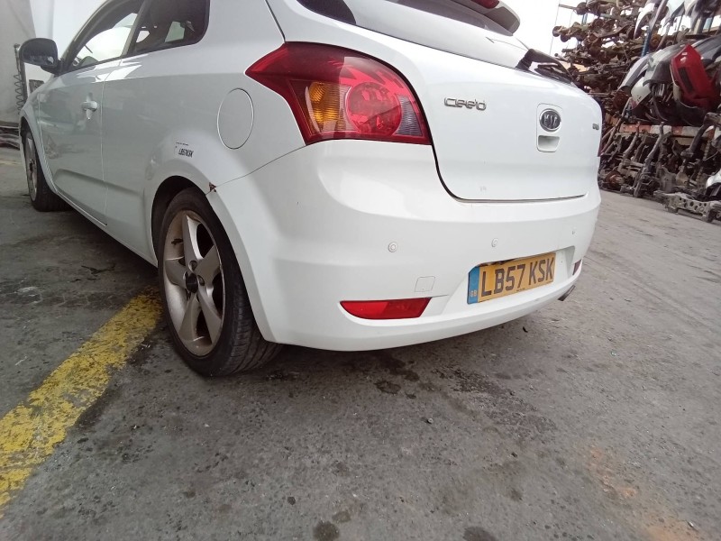 Recambio de paragolpes trasero para kia pro_cee´d emotion referencia OEM IAM   