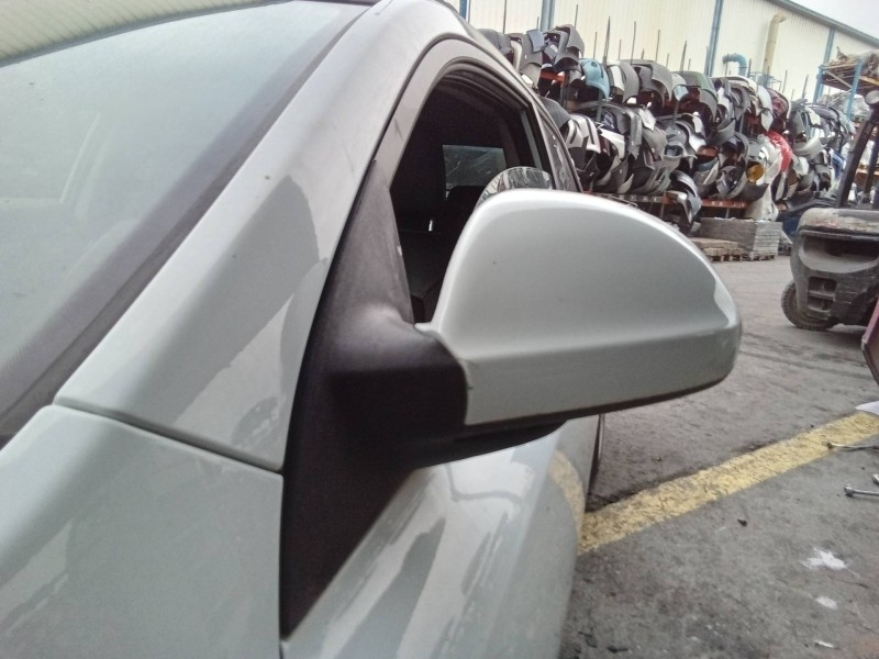 Recambio de retrovisor izquierdo para kia pro_cee´d emotion referencia OEM IAM   