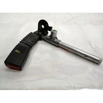 ENGANCHE CINTURON TRASERO DERECHO A2038601769 