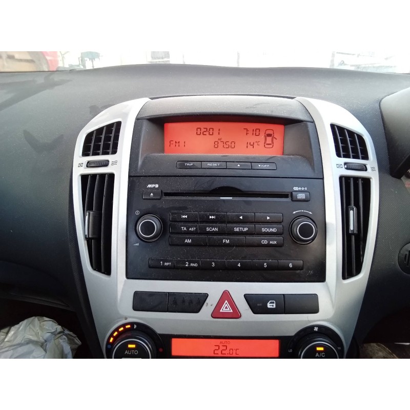 Recambio de sistema audio / radio cd para kia pro_cee´d emotion referencia OEM IAM   
