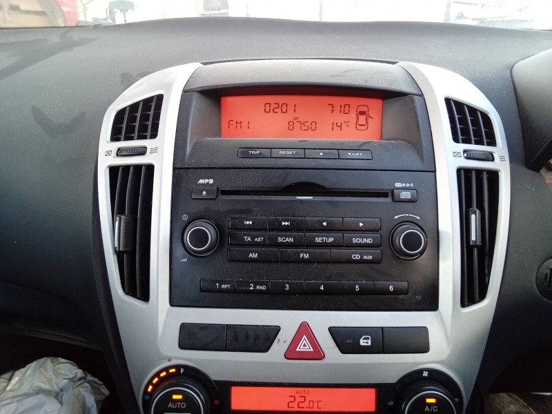 Recambio de sistema audio / radio cd para kia pro_cee´d emotion referencia OEM IAM   