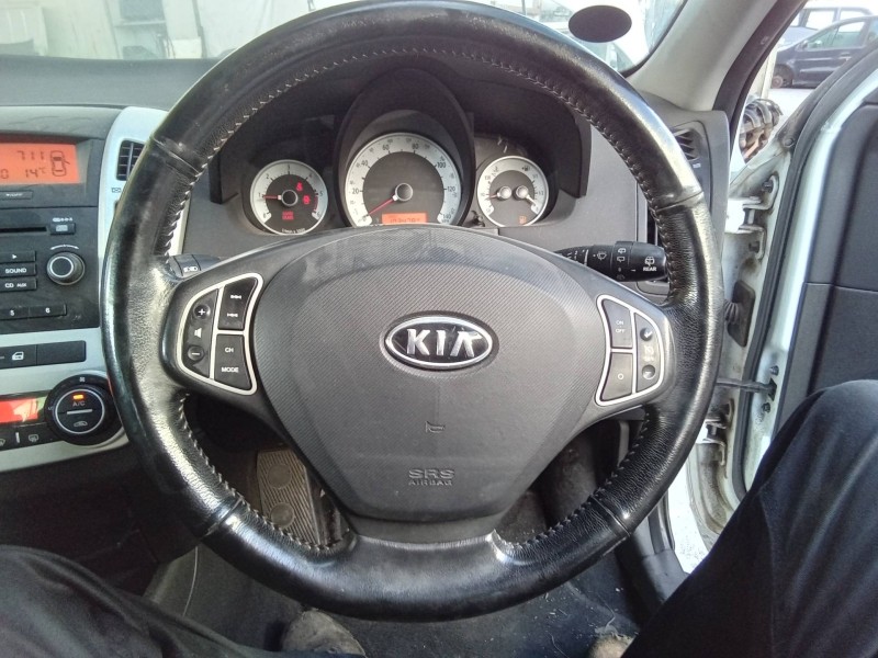 Recambio de volante para kia pro_cee´d emotion referencia OEM IAM   