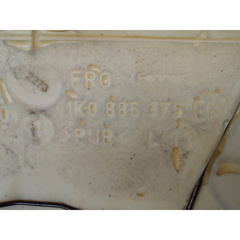 Recambio de asientos traseros para volkswagen golf vi (5k1) advance referencia OEM IAM 1K0885375 ALCANTARA PARA LIMPIAR.