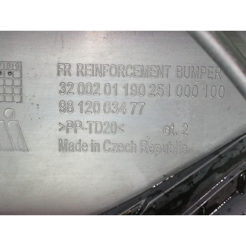 Recambio de rejilla delantera para citroën c3 feel referencia OEM IAM 9812063477  