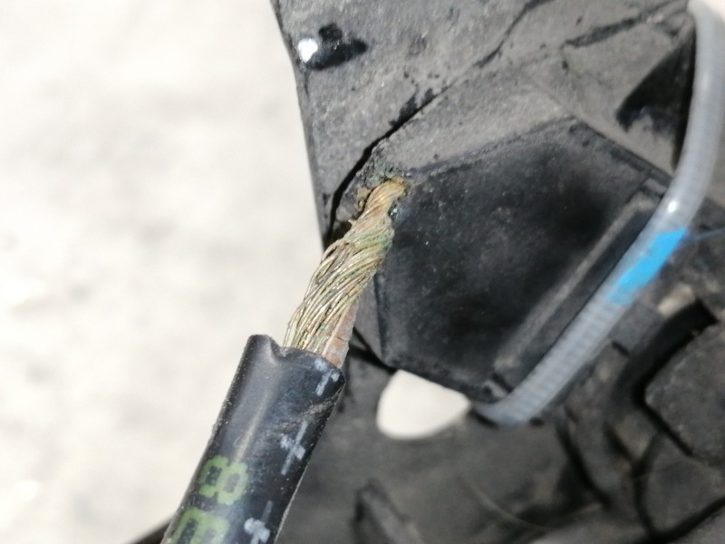 Recambio de cerradura capot para audi a4 avant (8e) 2.0 fsi referencia OEM IAM 8E0823509B  