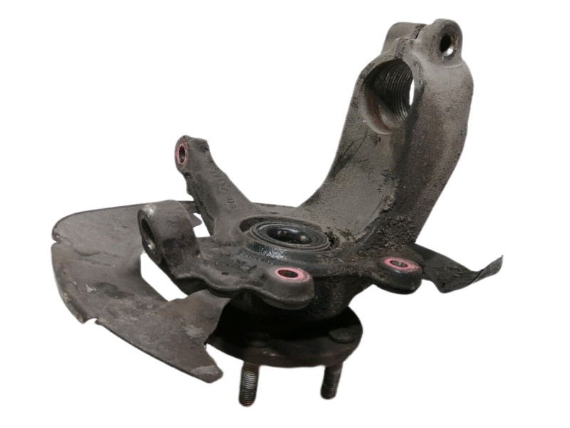 Recambio de mangueta delantera izquierda para volvo v50 familiar 2.0 diesel cat referencia OEM IAM 3M513K171  