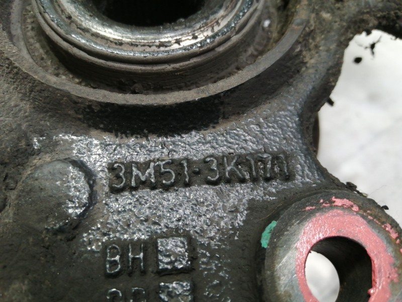 Recambio de mangueta delantera izquierda para volvo v50 familiar 2.0 diesel cat referencia OEM IAM 3M513K171  