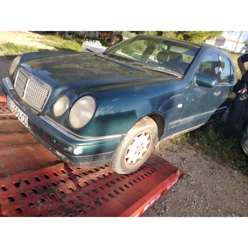MERCEDES-BENZ CLASE E (W210) BERLINA