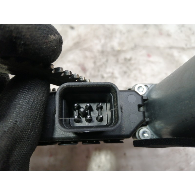 Recambio de elevalunas delantero derecho para opel astra h berlina cosmo referencia OEM IAM 994887100  