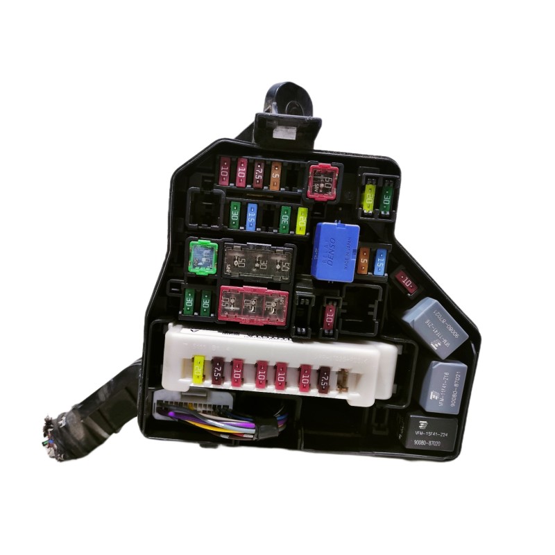 Recambio de caja reles / fusibles para toyota yaris active referencia OEM IAM 826620D100  