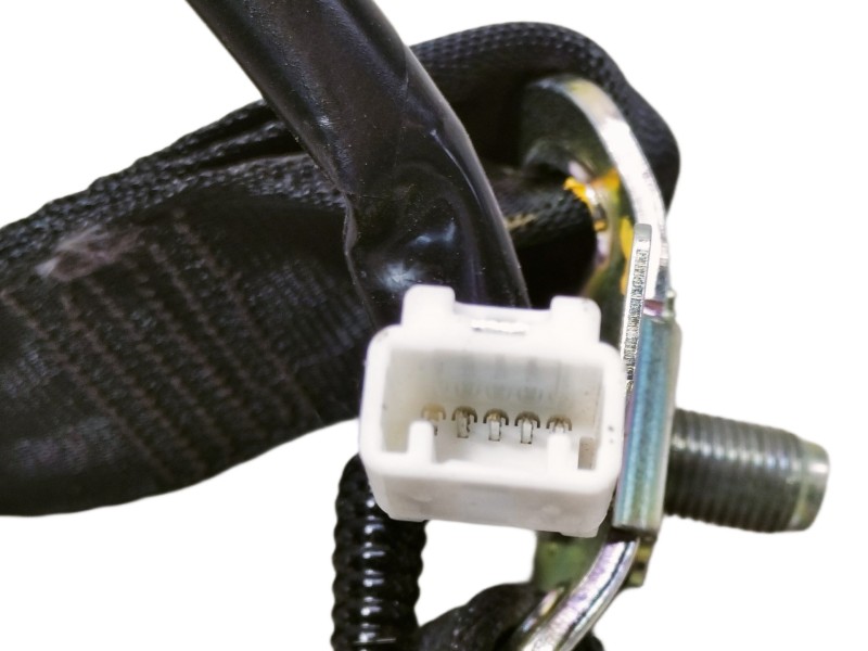 Recambio de enganche cinturon trasero izquierdo para toyota yaris active referencia OEM IAM 734800D120C0  