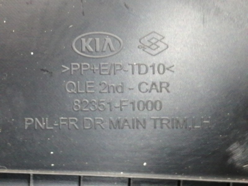 Recambio de guarnecido puerta delantera izquierda para kia sportage business 2wd referencia OEM IAM 82351F1000 82351F1000WK M823
