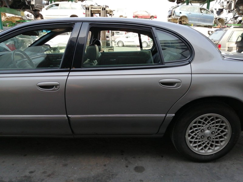 Recambio de puerta trasera izquierda para chrysler new yorker (lh) básico referencia OEM IAM   