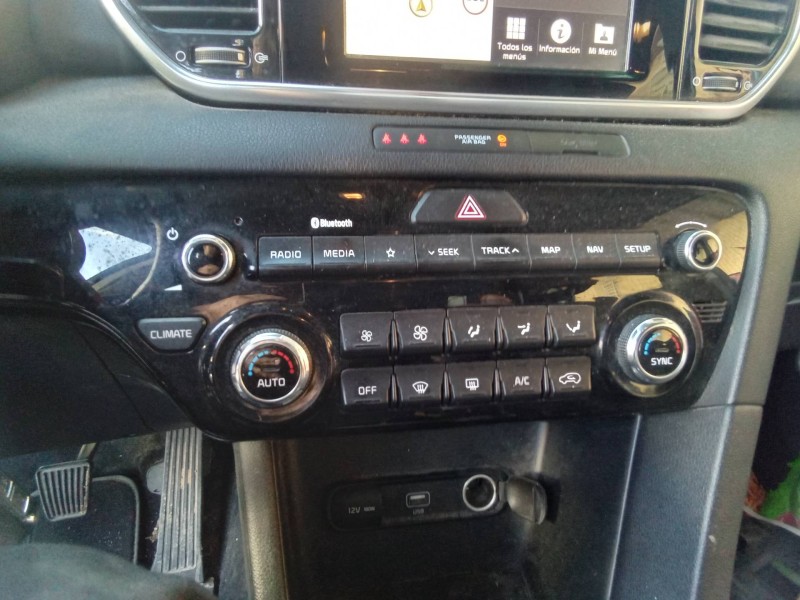 Recambio de mando calefaccion / aire acondicionado para kia sportage business 2wd referencia OEM IAM 97250F1CB0FHV 97250F1XXX / 