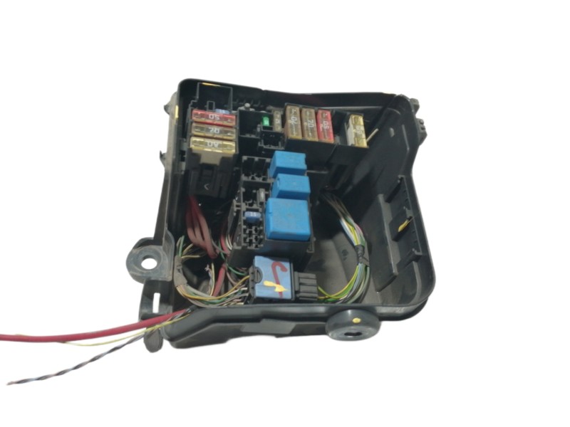 Recambio de caja reles / fusibles para dacia dokker express ambiance referencia OEM IAM 243809584R  