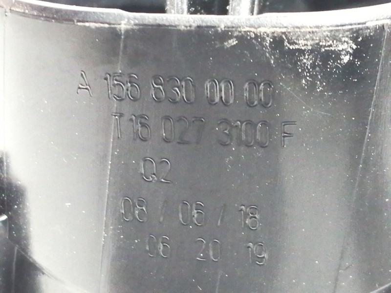 Recambio de rejilla aireadora para mercedes-benz clase gla (w156) gla 180 (156.942) referencia OEM IAM A1568300000 T160273100F 