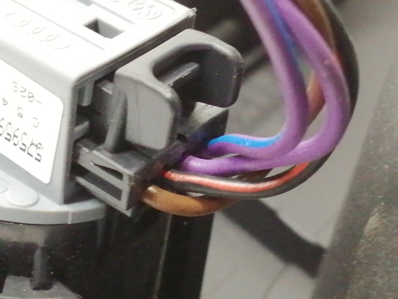 Recambio de moldura para seat arona style referencia OEM IAM 6F0863283A 6F0863283E 575959839A