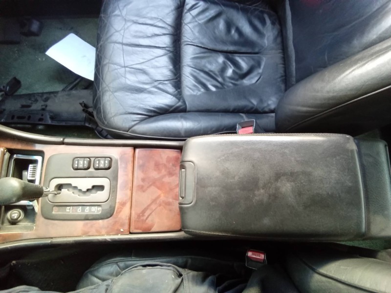 Recambio de apoyabrazos central para honda legend (ka9) 3.5 cat referencia OEM IAM   