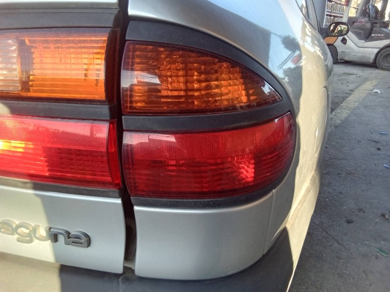 Recambio de piloto trasero derecho para renault laguna (b56) 1.6 16v rt referencia OEM IAM 7700420123  