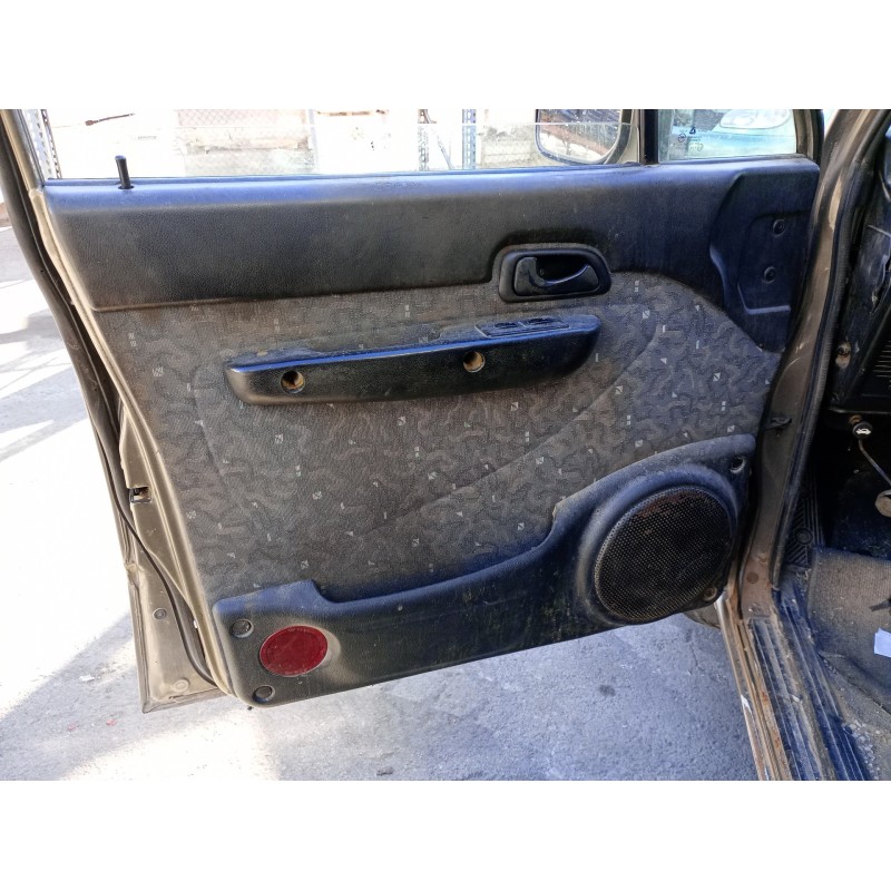 Recambio de guarnecido puerta delantera izquierda para mitsubishi galloper (hyundai) 2.5 td (3-ptas.) referencia OEM IAM   