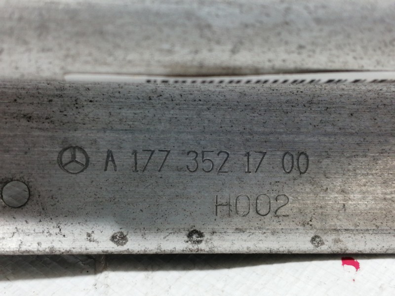 Recambio de brazo suspension inferior trasero izquierdo para mercedes-benz clase gla (w156) gla 180 (156.942) referencia OEM IAM