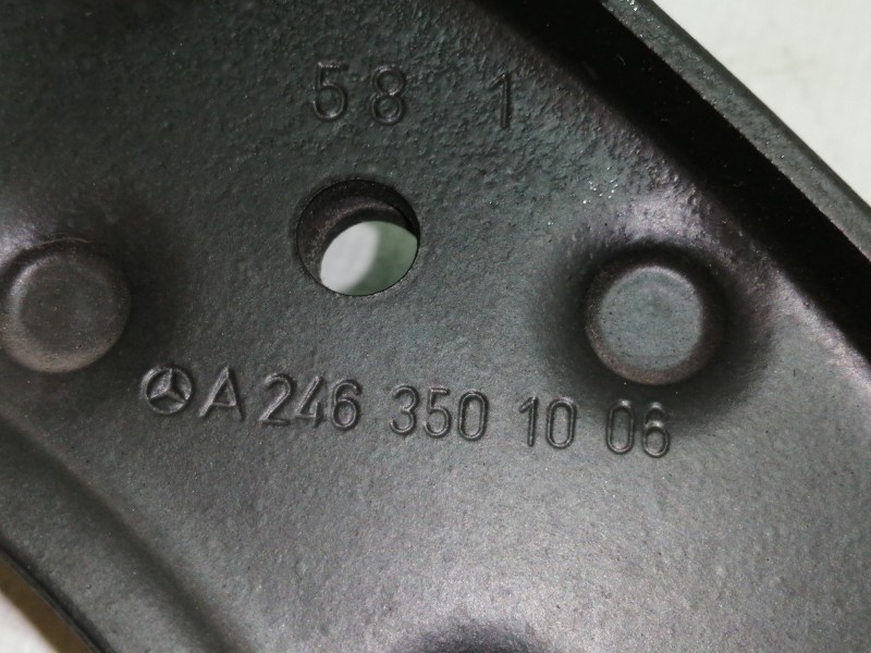 Recambio de brazo suspension superior trasero izquierdo para mercedes-benz clase gla (w156) gla 180 (156.942) referencia OEM IAM