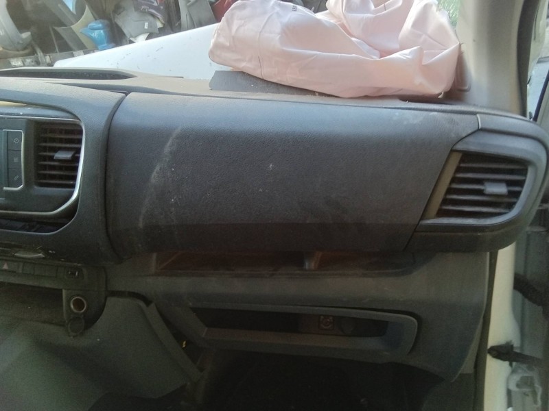 Recambio de guantera para opel vivaro furgón l express referencia OEM IAM 98082417ZD  