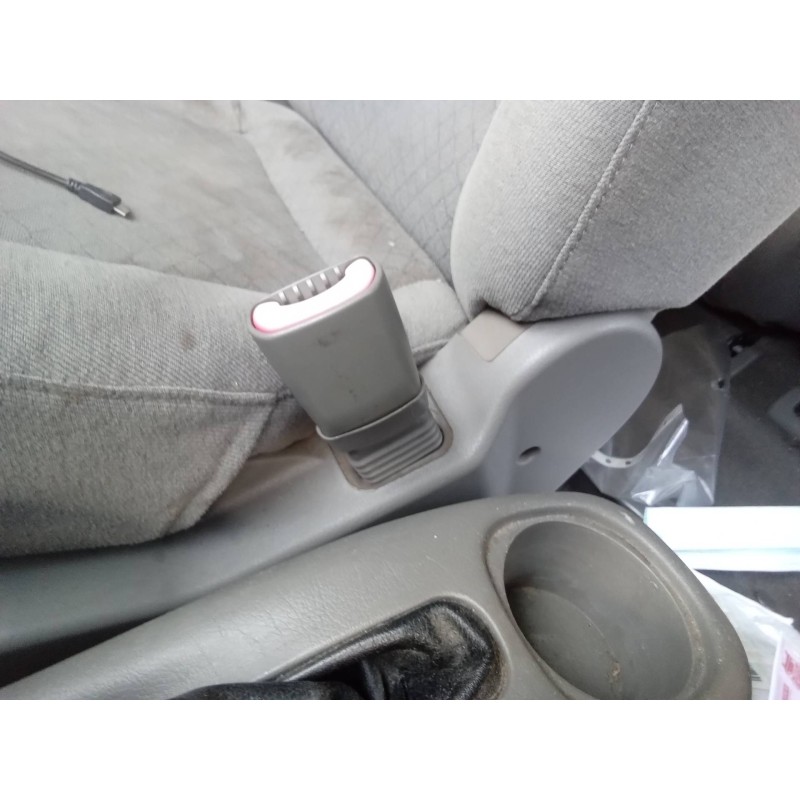 Recambio de enganche cinturon delantero derecho para chevrolet tacuma se referencia OEM IAM   