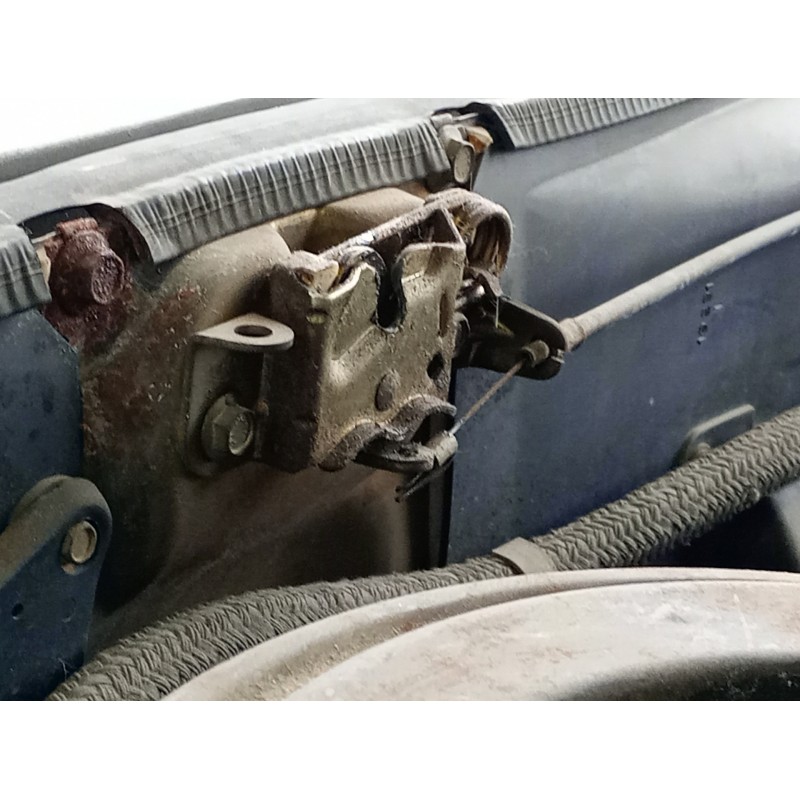 Recambio de cerradura capot para seat 131 referencia OEM IAM   