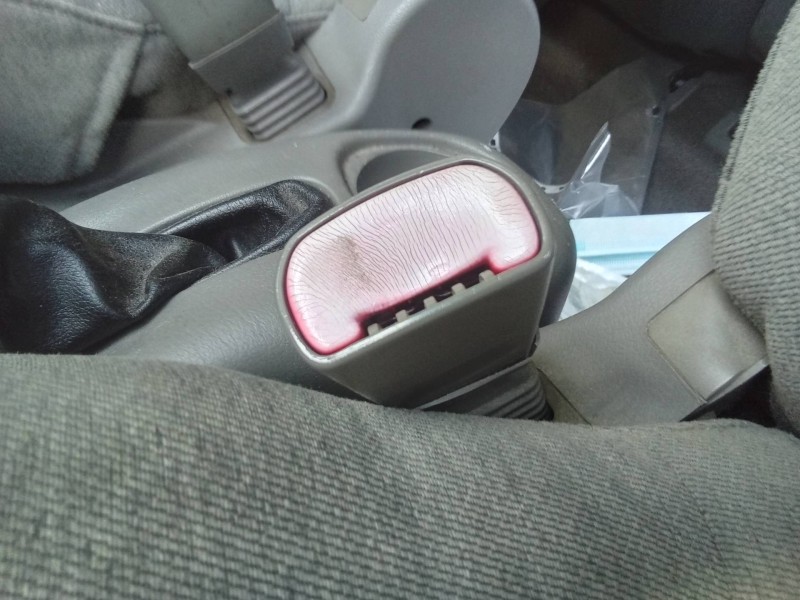 Recambio de enganche cinturon delantero izquierdo para chevrolet tacuma se referencia OEM IAM   