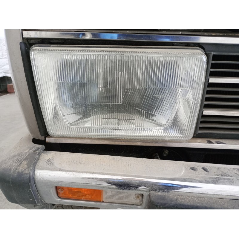 Recambio de faro derecho para seat 131 referencia OEM IAM   