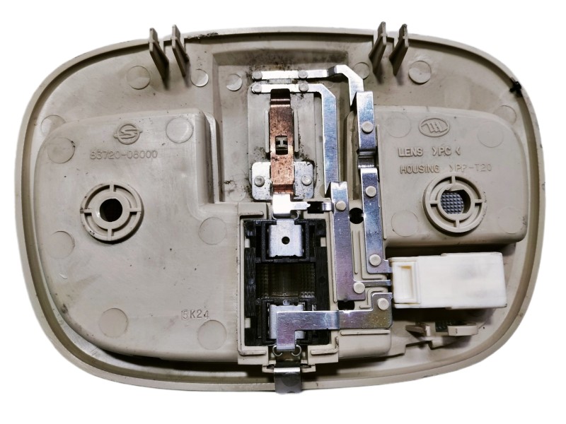 Recambio de luz interior para ssangyong rexton 2.7 turbodiesel cat referencia OEM IAM 8372008000  