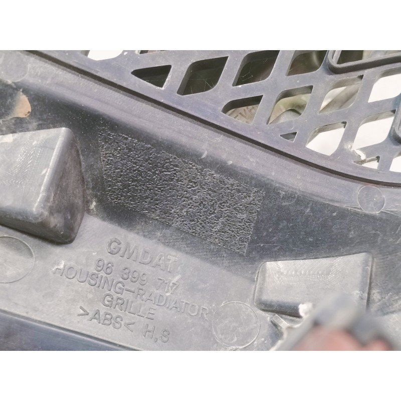 Recambio de rejilla delantera para chevrolet tacuma se referencia OEM IAM 96399717  