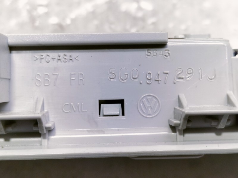 Recambio de luz interior para volkswagen golf vii lim. (5g1) advance bluemotion referencia OEM IAM 5G0947291J  