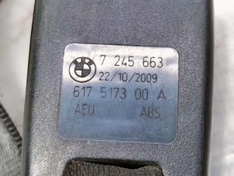 Recambio de enganche cinturon trasero izquierdo para bmw x1 (e84) xdrive 20d referencia OEM IAM 7245663 617517300A 