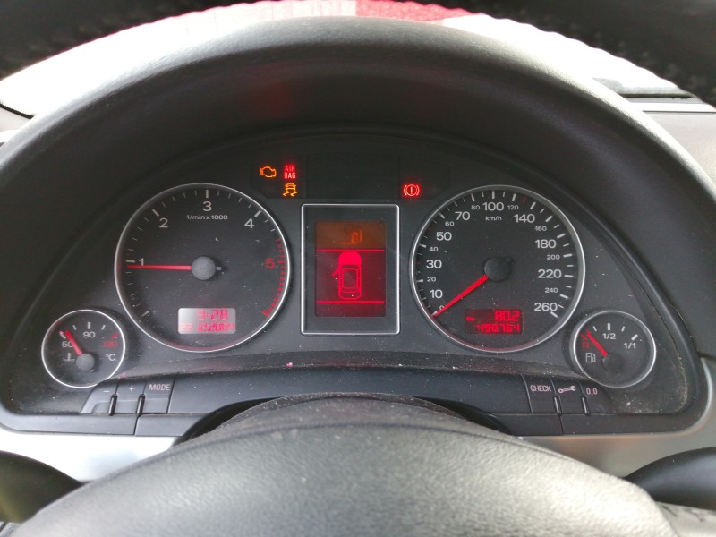 Recambio de cuadro instrumentos para audi a4 avant (8e) 2.0 tdi referencia OEM IAM   