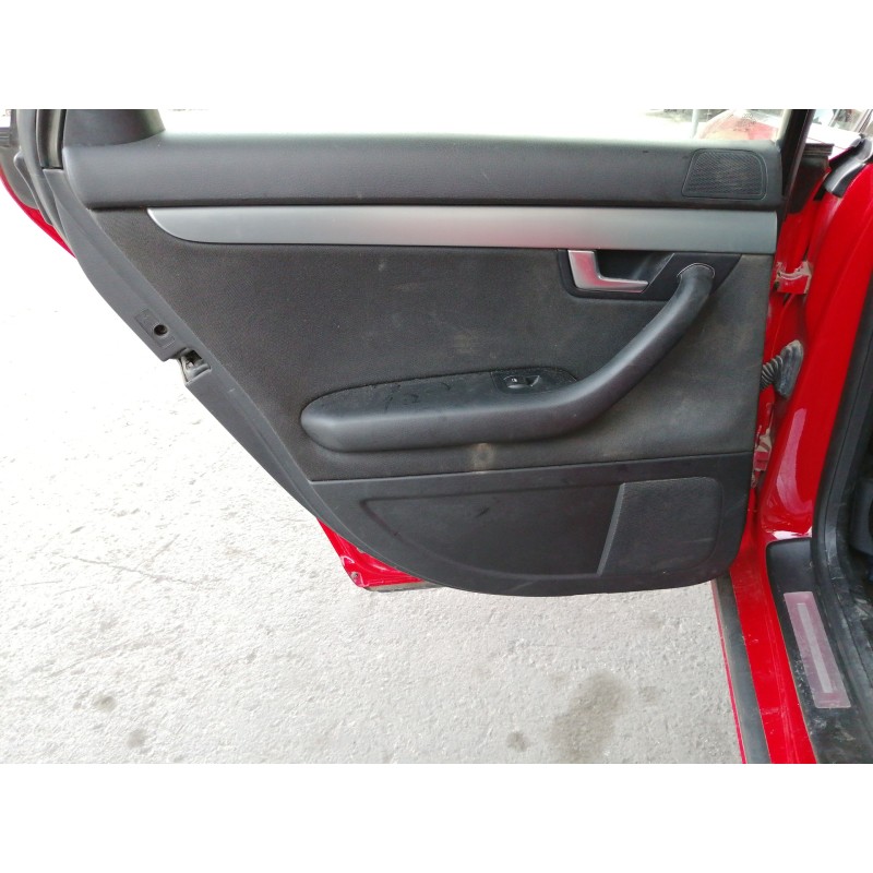 Recambio de guarnecido puerta trasera izquierda para audi a4 avant (8e) 2.0 tdi referencia OEM IAM   