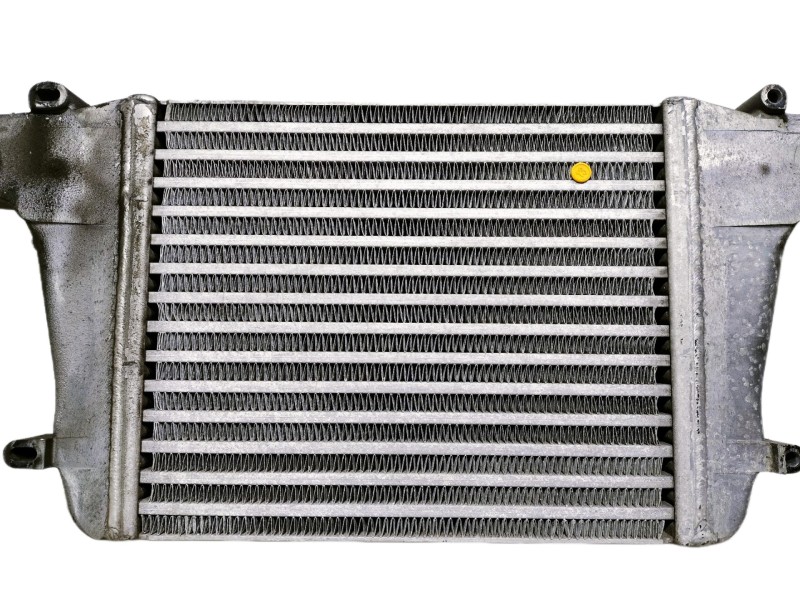 Recambio de intercooler para nissan atleon 120 referencia OEM IAM 2200470 240200322 