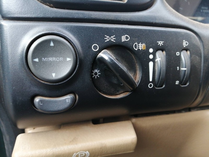 Recambio de mando luces para chrysler voyager (gs) 2.5 td se referencia OEM IAM 9575541G  