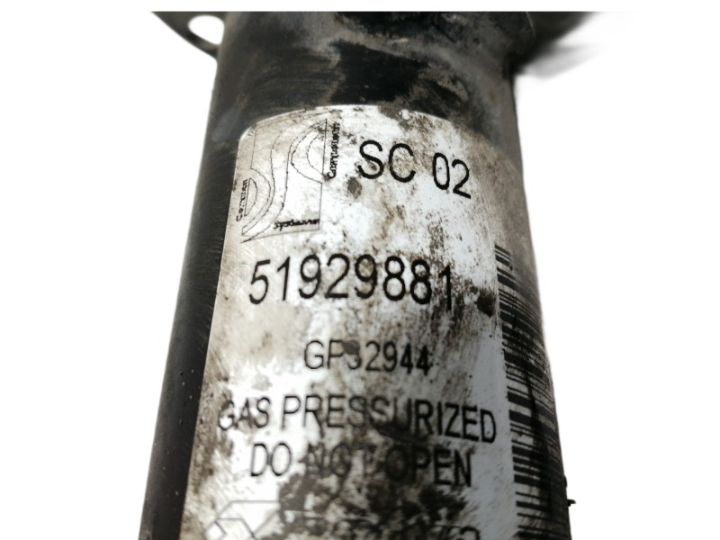 Recambio de amortiguador delantero derecho para fiat fiorino básico furgón referencia OEM IAM 51929881  