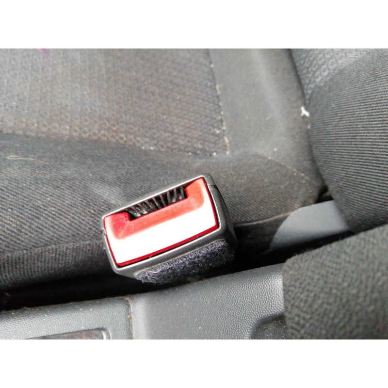 Recambio de enganche cinturon delantero derecho para opel vectra c caravan elegance referencia OEM IAM 13127948F  