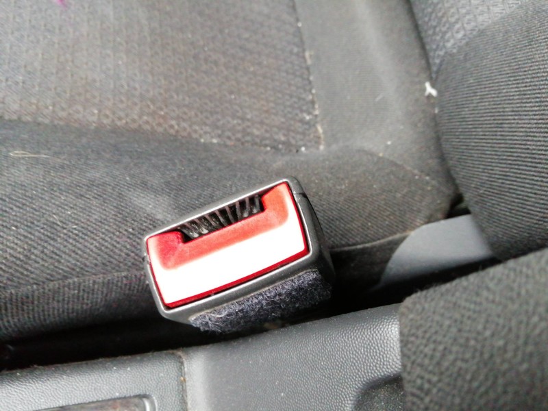 Recambio de enganche cinturon delantero derecho para opel vectra c caravan elegance referencia OEM IAM 13127948F  