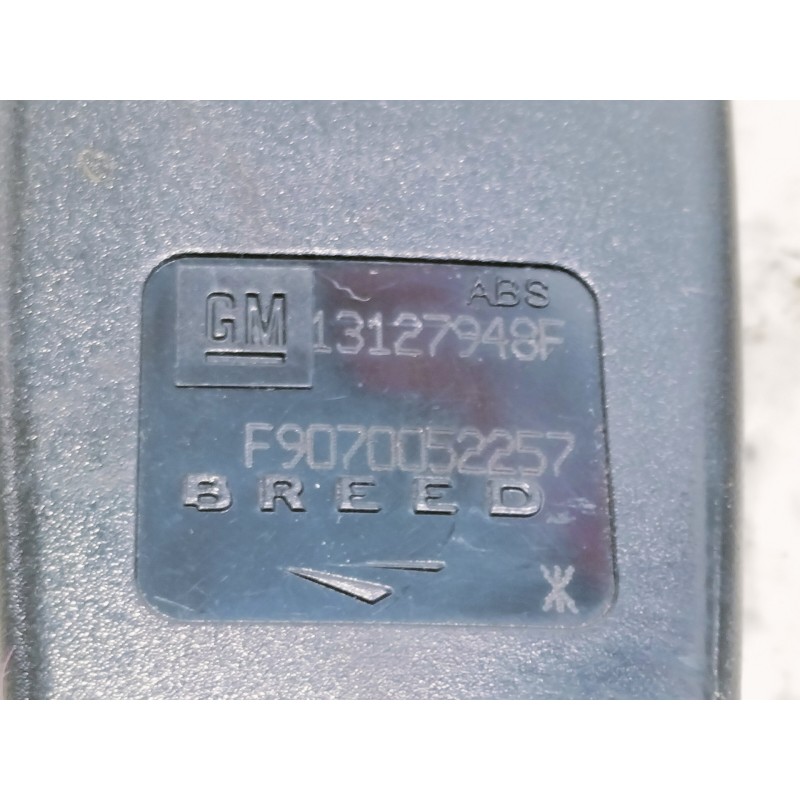 Recambio de enganche cinturon delantero derecho para opel vectra c caravan elegance referencia OEM IAM 13127948F  