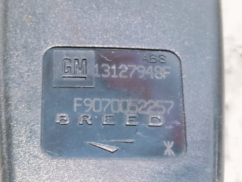 Recambio de enganche cinturon delantero derecho para opel vectra c caravan elegance referencia OEM IAM 13127948F  