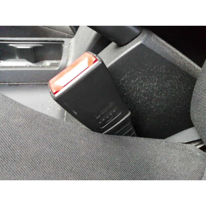 Recambio de enganche cinturon delantero izquierdo para opel vectra c caravan elegance referencia OEM IAM 13127943F  