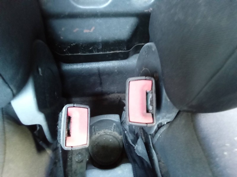 Recambio de enganche cinturon delantero izquierdo para fiat doblo ii cargo (263) furgón base referencia OEM IAM 735511973  